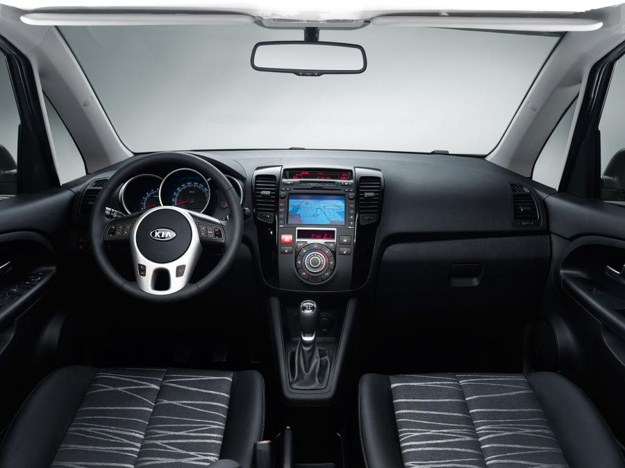  Kia Venga 2009 года  (фото 7 из 16)